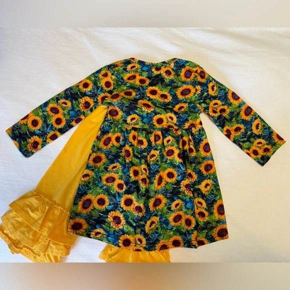 Boutique Label | Sunflower Bell Bottom Set | 3T - Picture 3 of 9